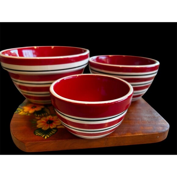 Terramoto Ceramic Nesting Set of 3 Bowls Red White Black Stripes Christmas - Picture 3 of 6
